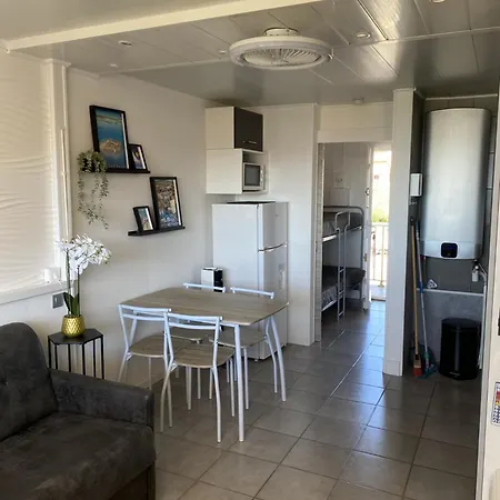 Vue Port Avec Parking Prive *