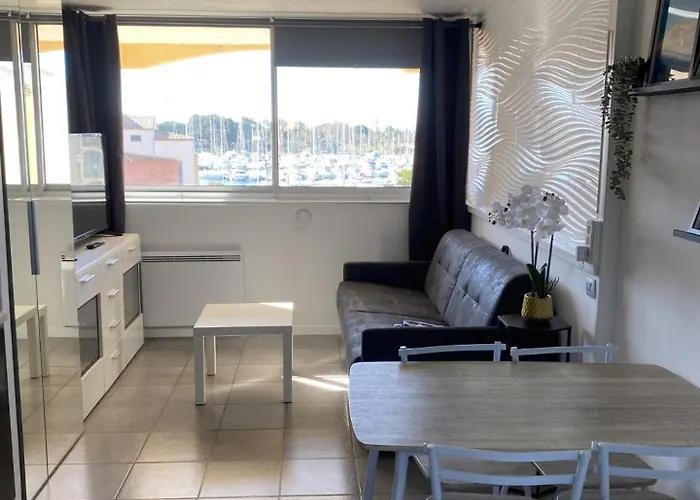 Appartement Vue Port Avec Parking Privé