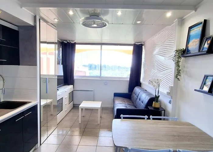 Appartement Vue Port Avec Parking Privé