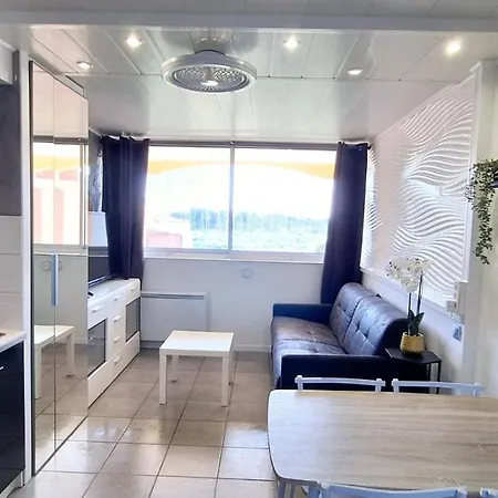 Appartement Vue Port Avec Parking Prive